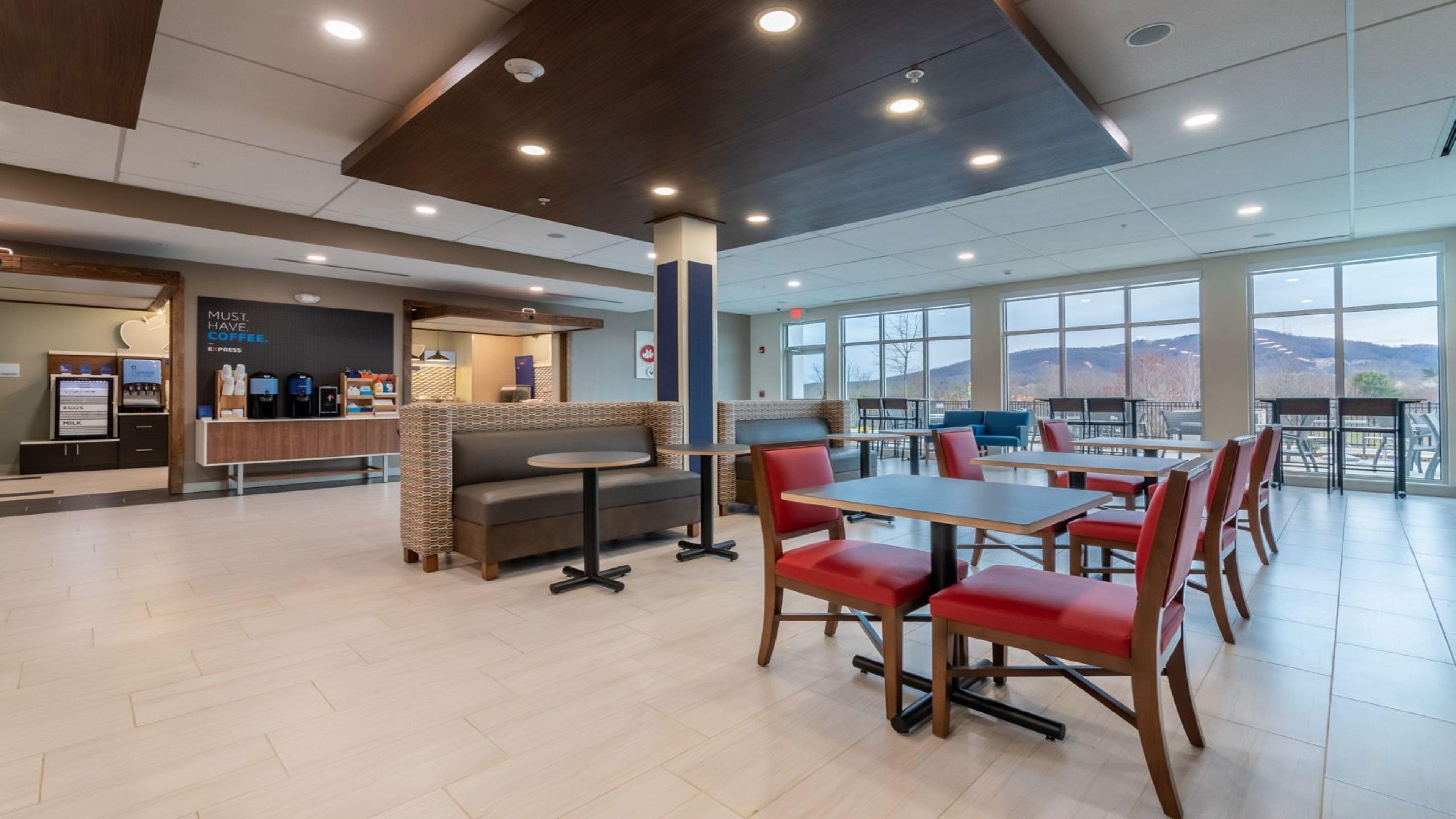 Holiday Inn Express & Suites - Marion By Ihg Exterior photo
